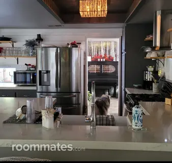 Room for rent in Oceanside, CA $1000, house