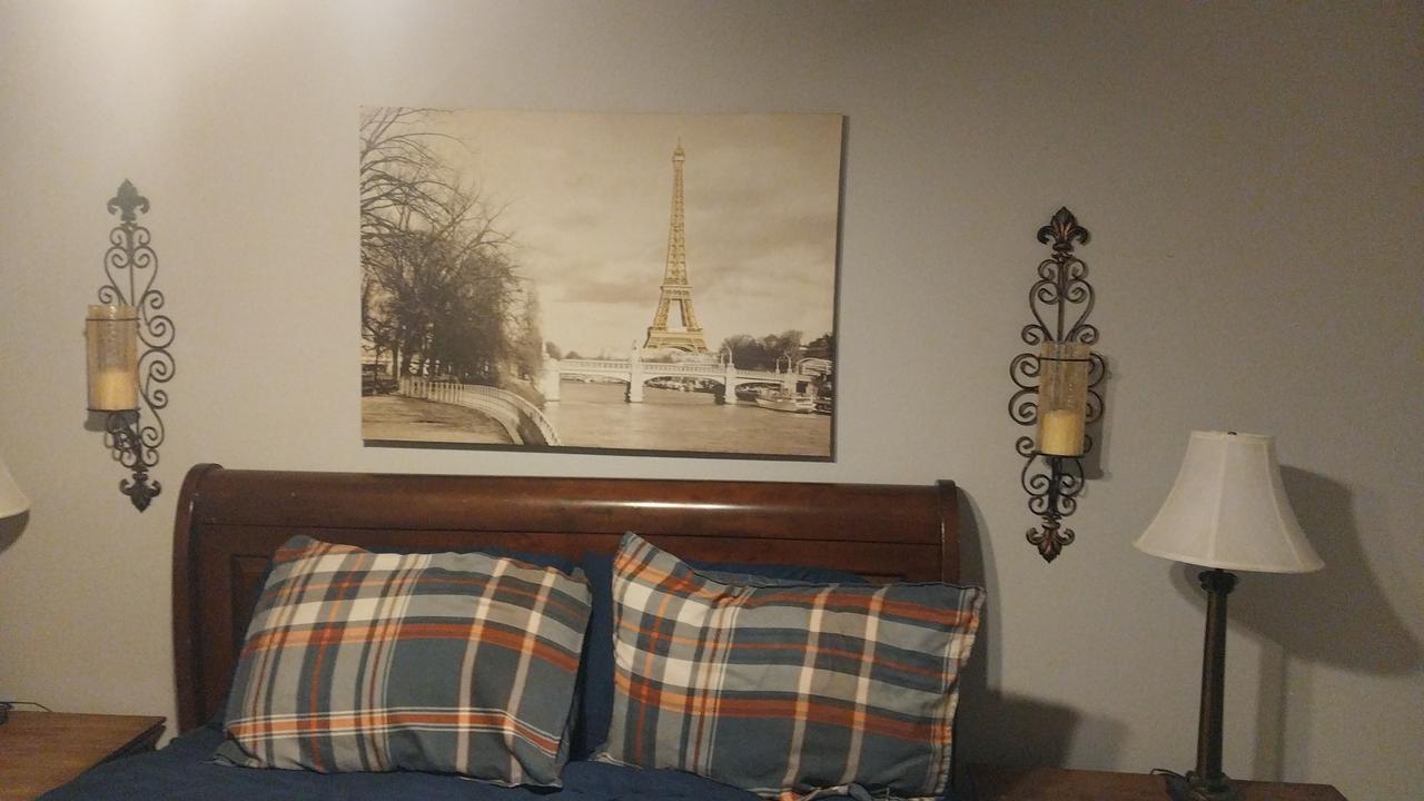 Profile photo 8 of 16