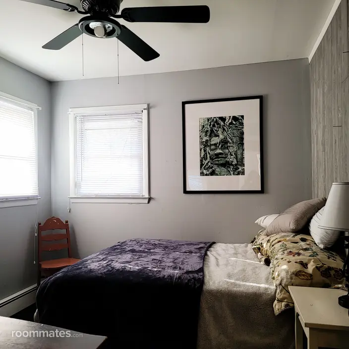 Room for rent in Shirley, NY $1000, house
