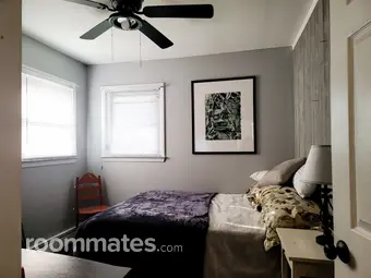 Room for rent in Shirley, NY $1000, house