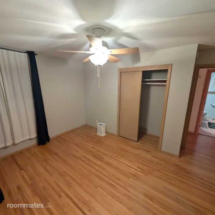 Room for rent in Saint Louis Park, MN $900, house