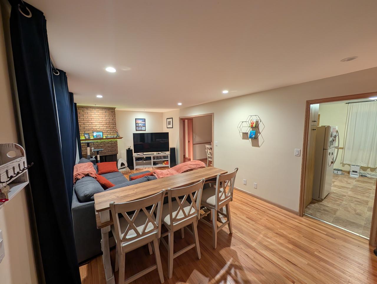 Profile photo 3 of 7