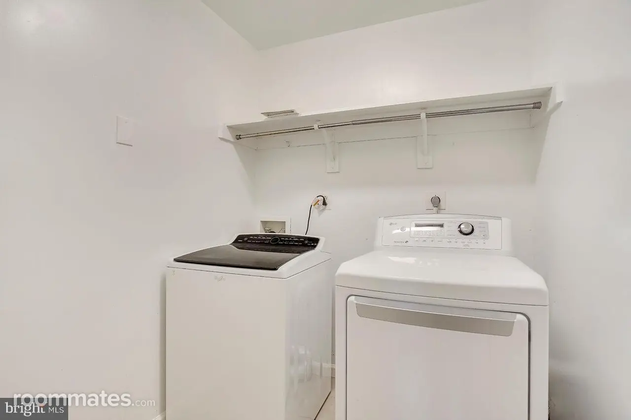 Profile photo 8 of 11