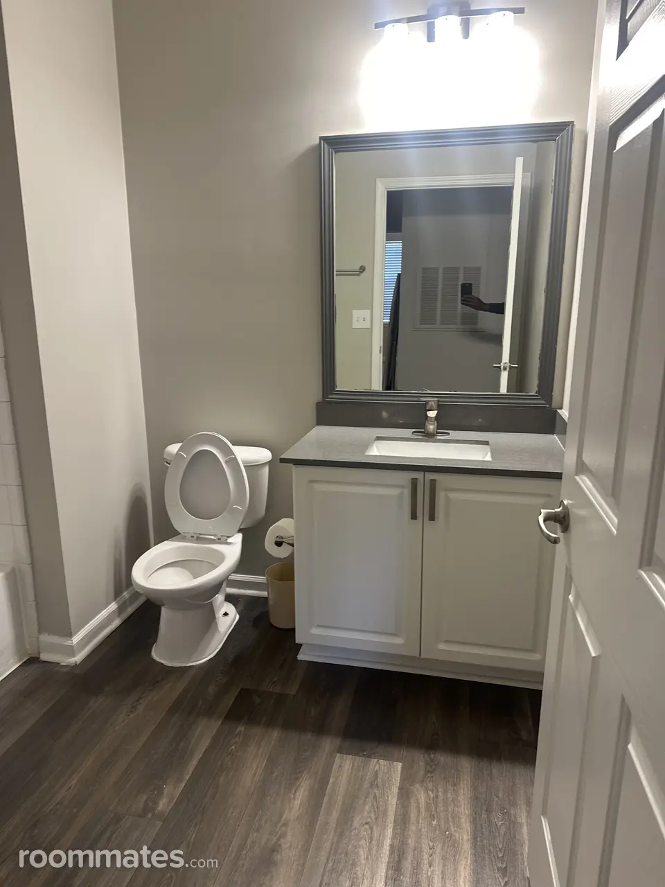 Profile photo 6 of 10