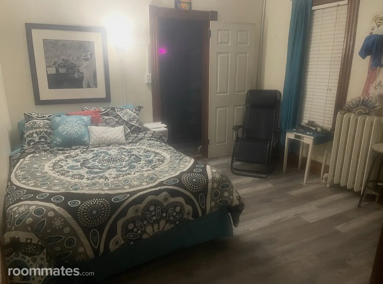 Profile photo 2 of 13