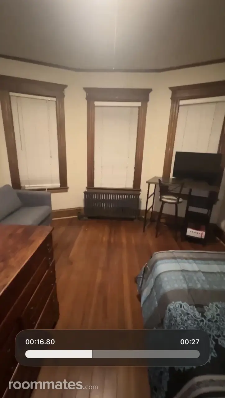 Profile photo 8 of 13