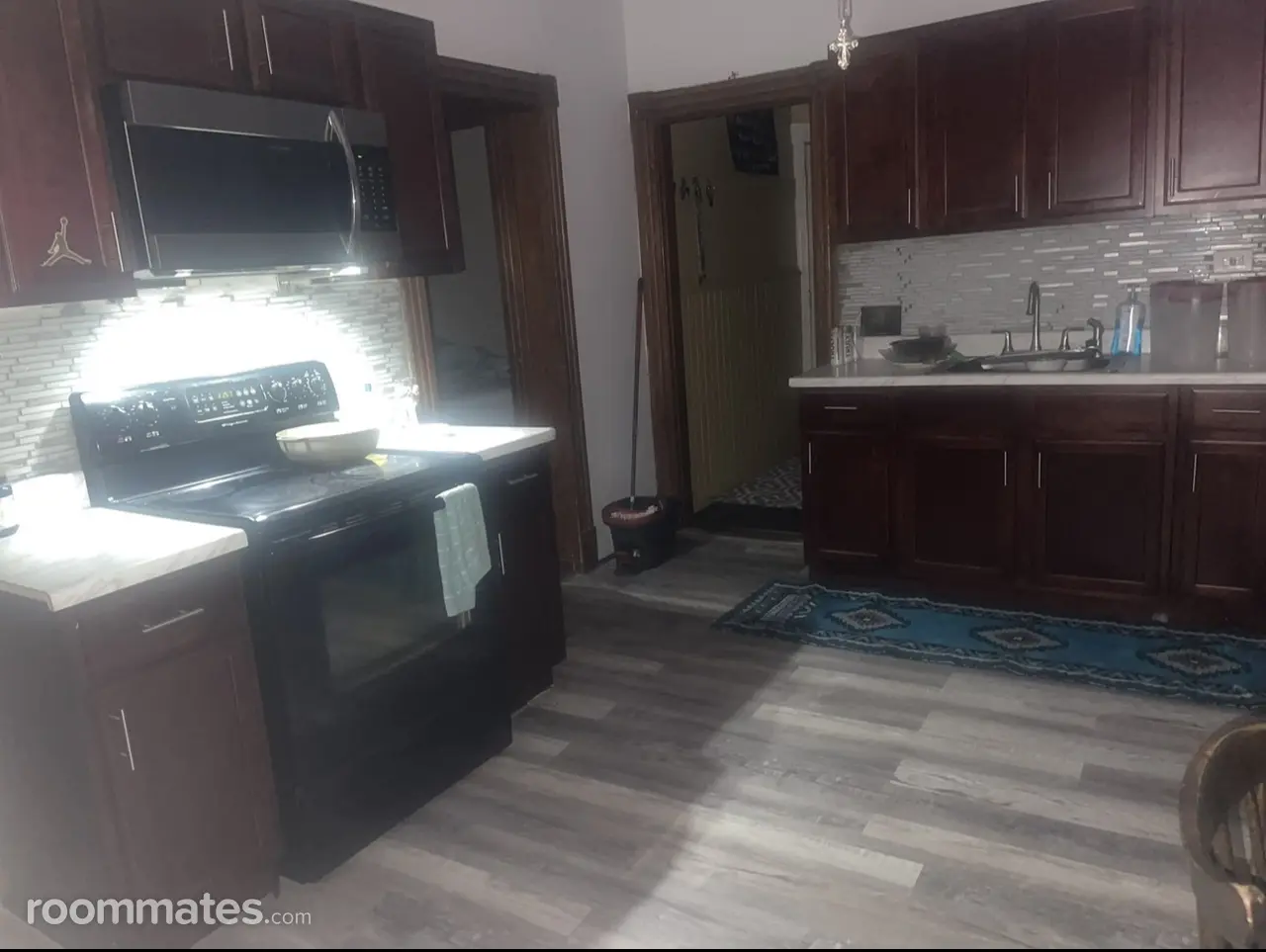 Profile photo 6 of 13