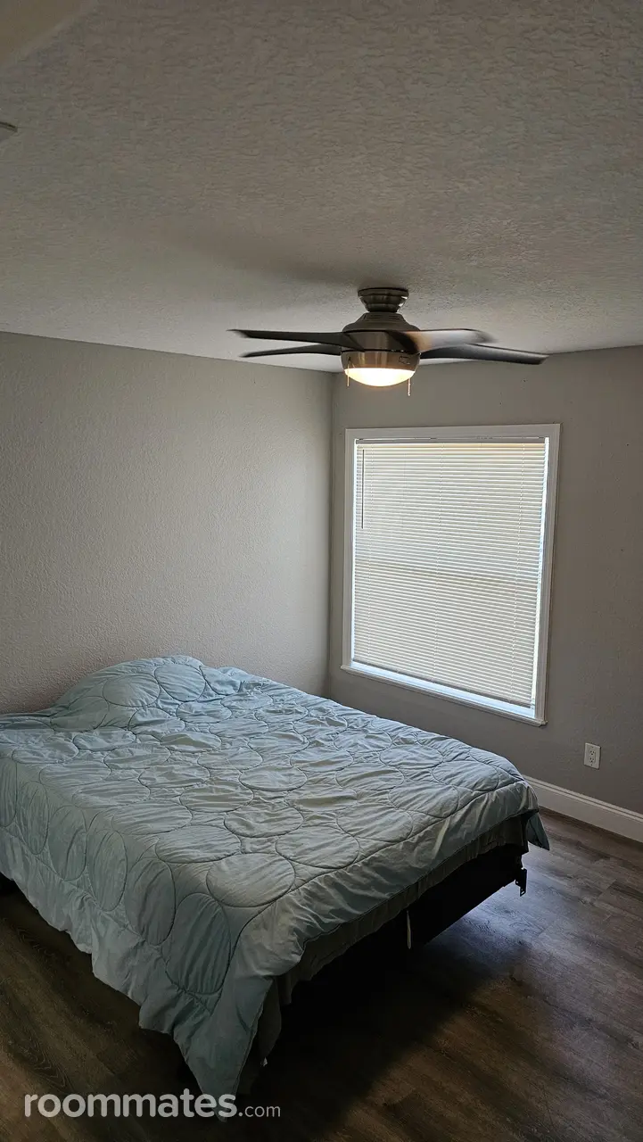 Profile photo 2 of 6