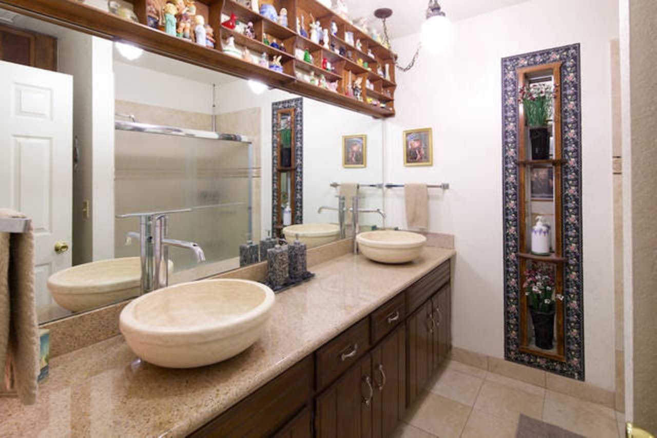 Profile photo 6 of 8