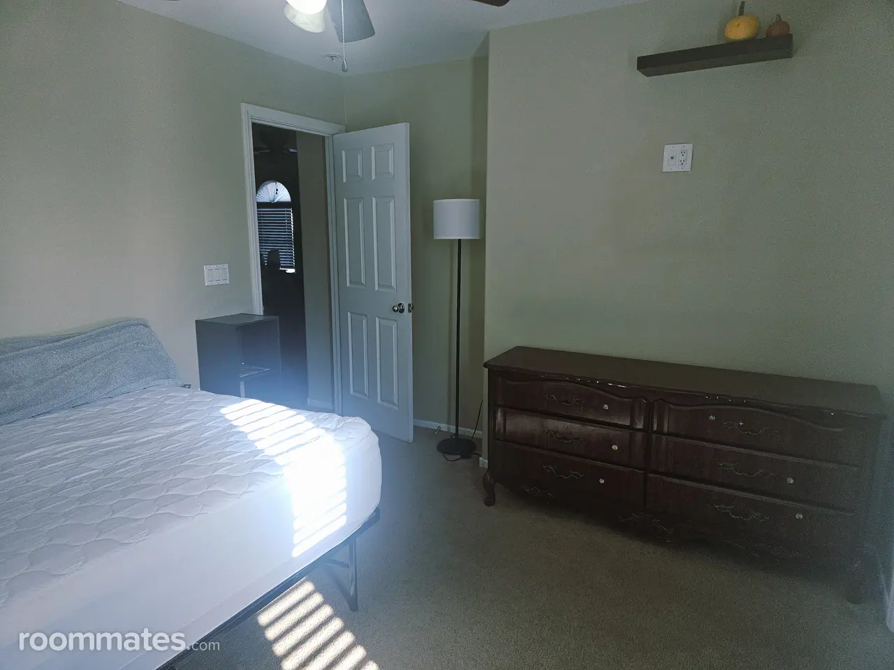 Profile photo 3 of 9