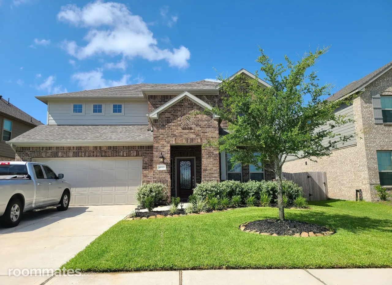 Profile photo 3 of 4