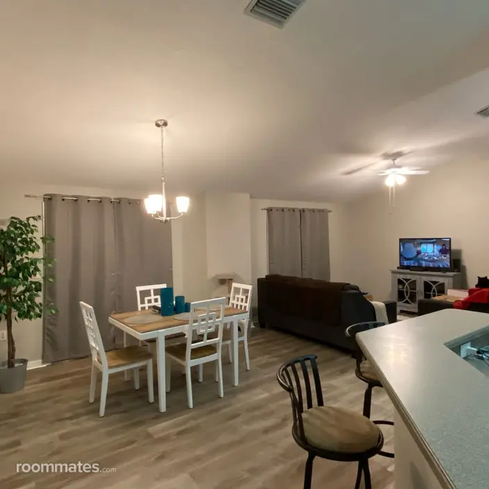 Room for rent in New Port Richey, FL $850, townhouse