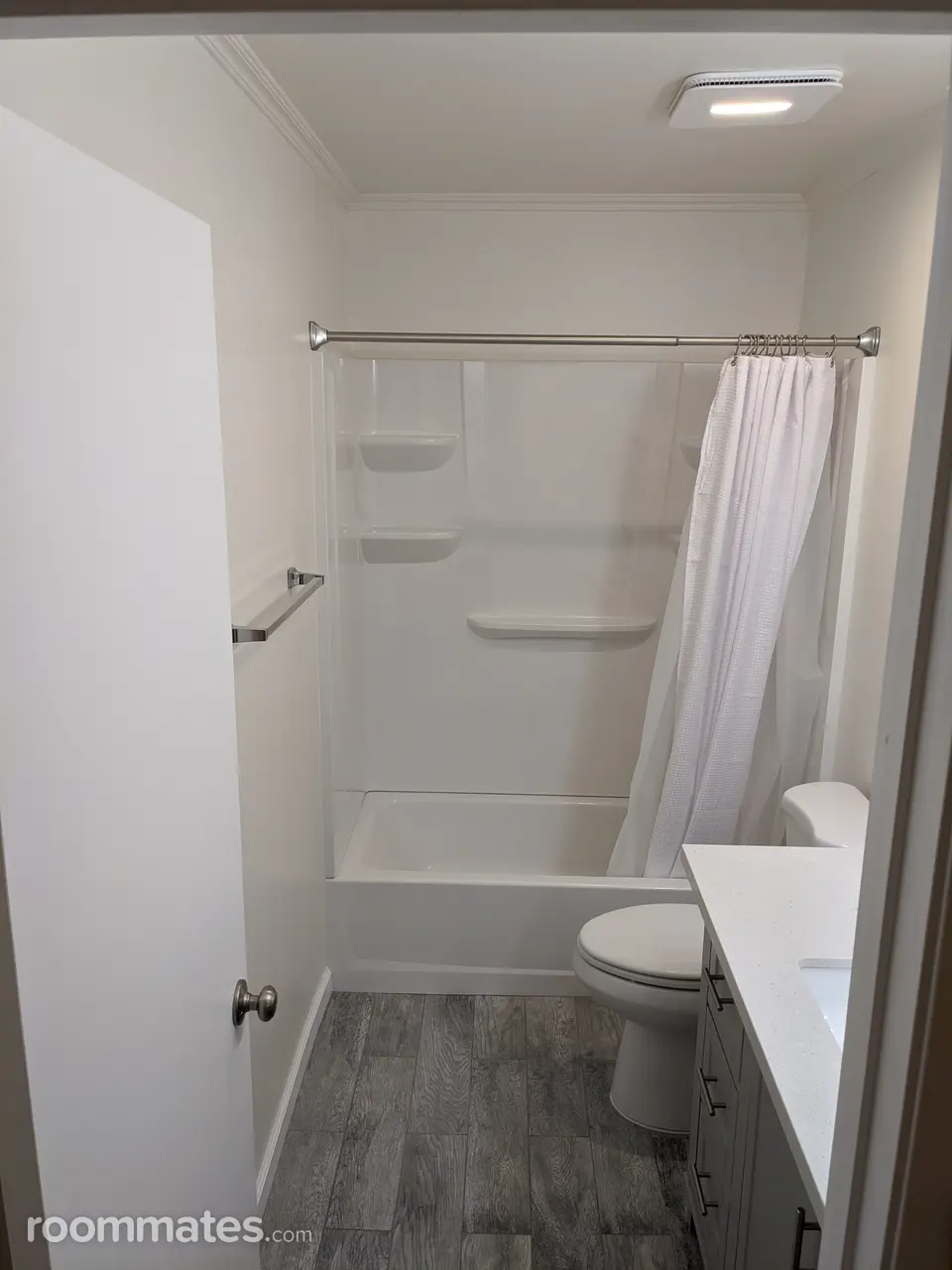 Profile photo 4 of 4