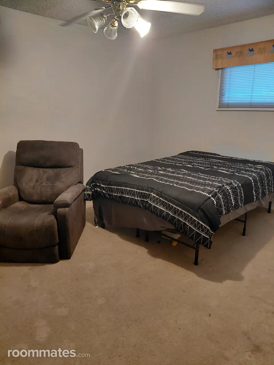 Profile photo 1 of 4