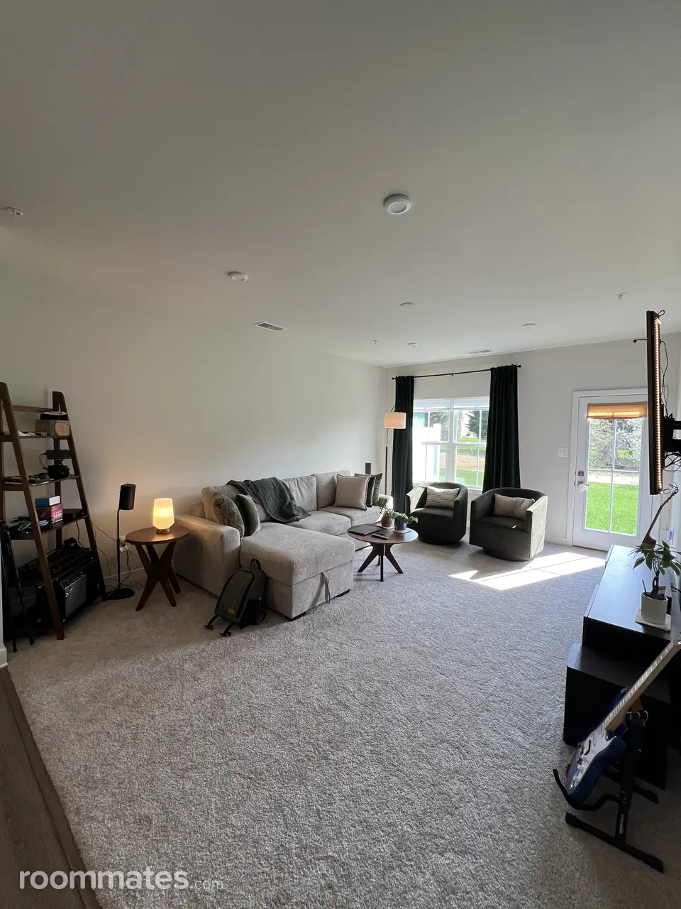 Profile photo 7 of 14