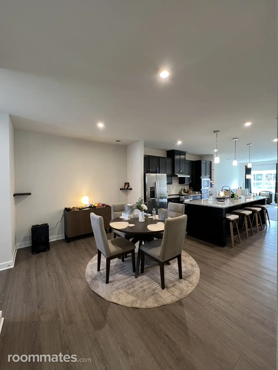 Profile photo 5 of 14