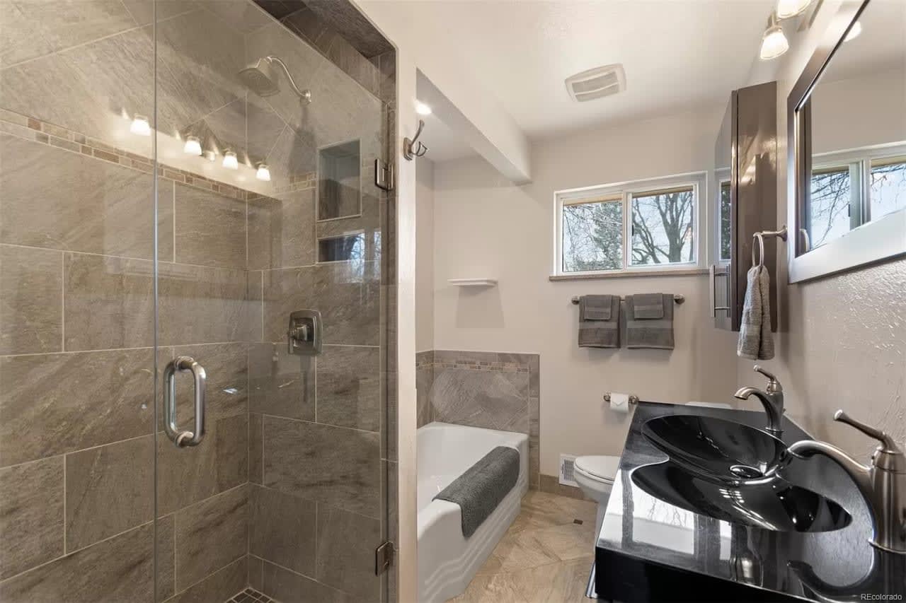 Profile photo 4 of 6