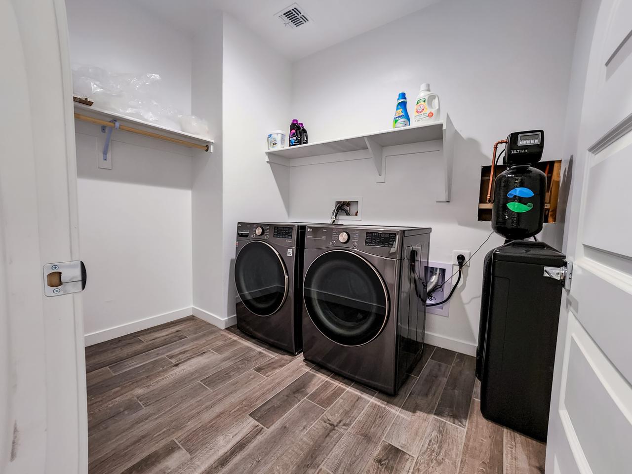 Profile photo 6 of 13