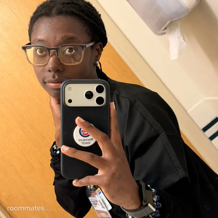 Roommate looking Chicago, IL, $600