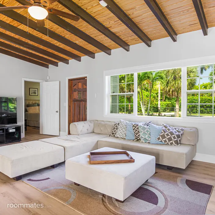 Room for rent in Delray Beach, FL $2000, house