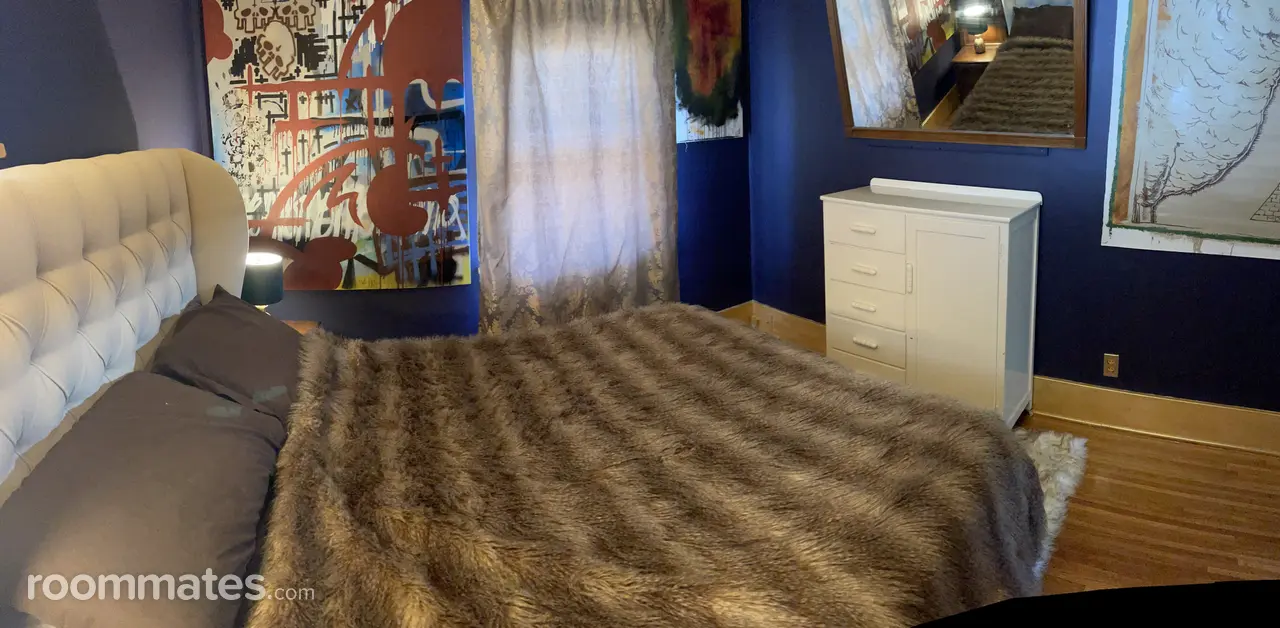 Profile photo 2 of 4