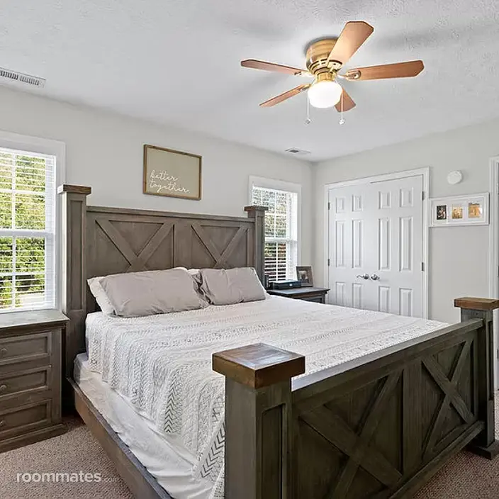 Room for rent in Jacksonville, NC $875, house