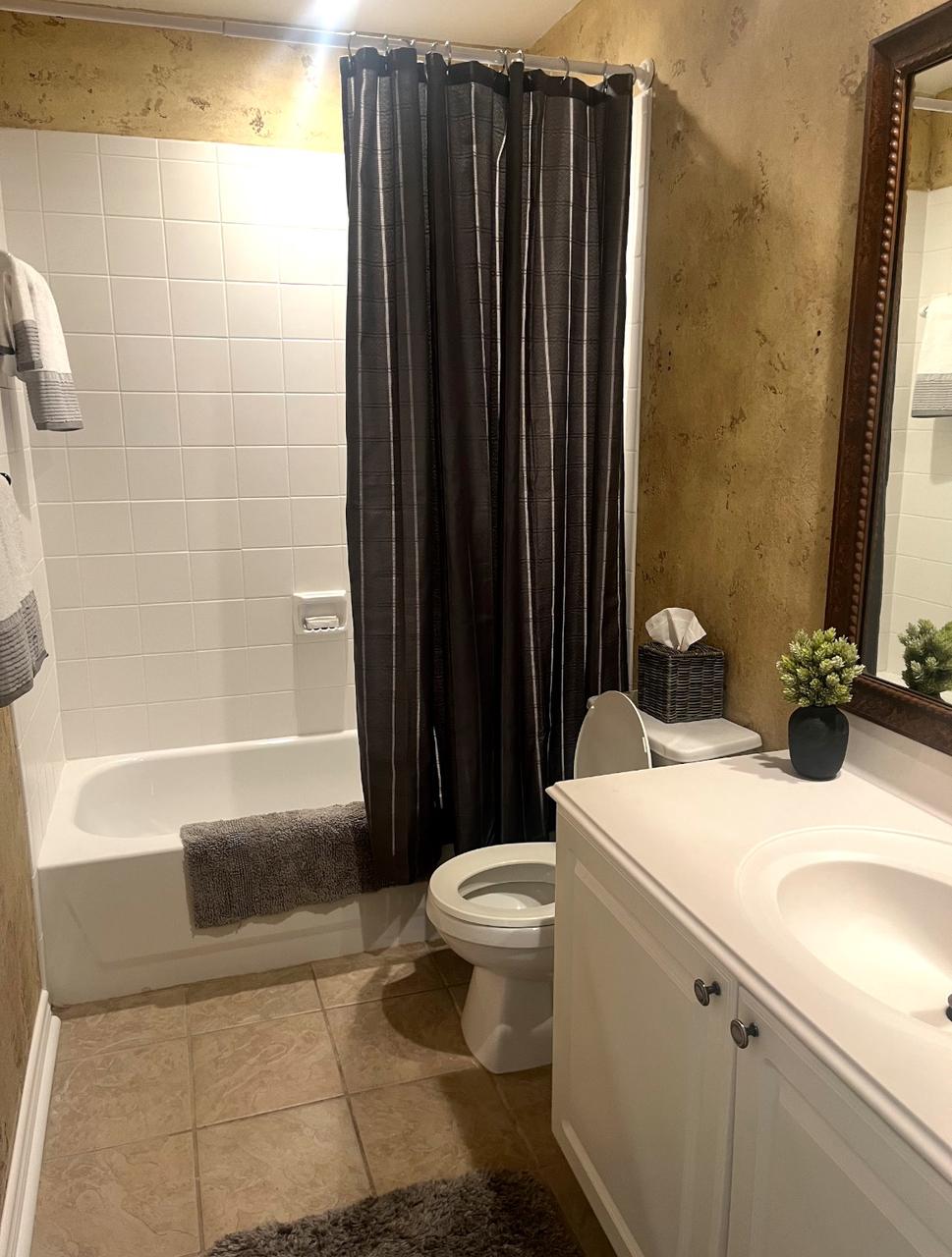 Profile photo 7 of 20