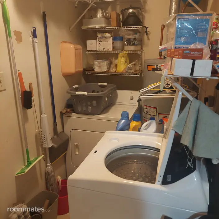Room for rent in Henrico, VA $700, house