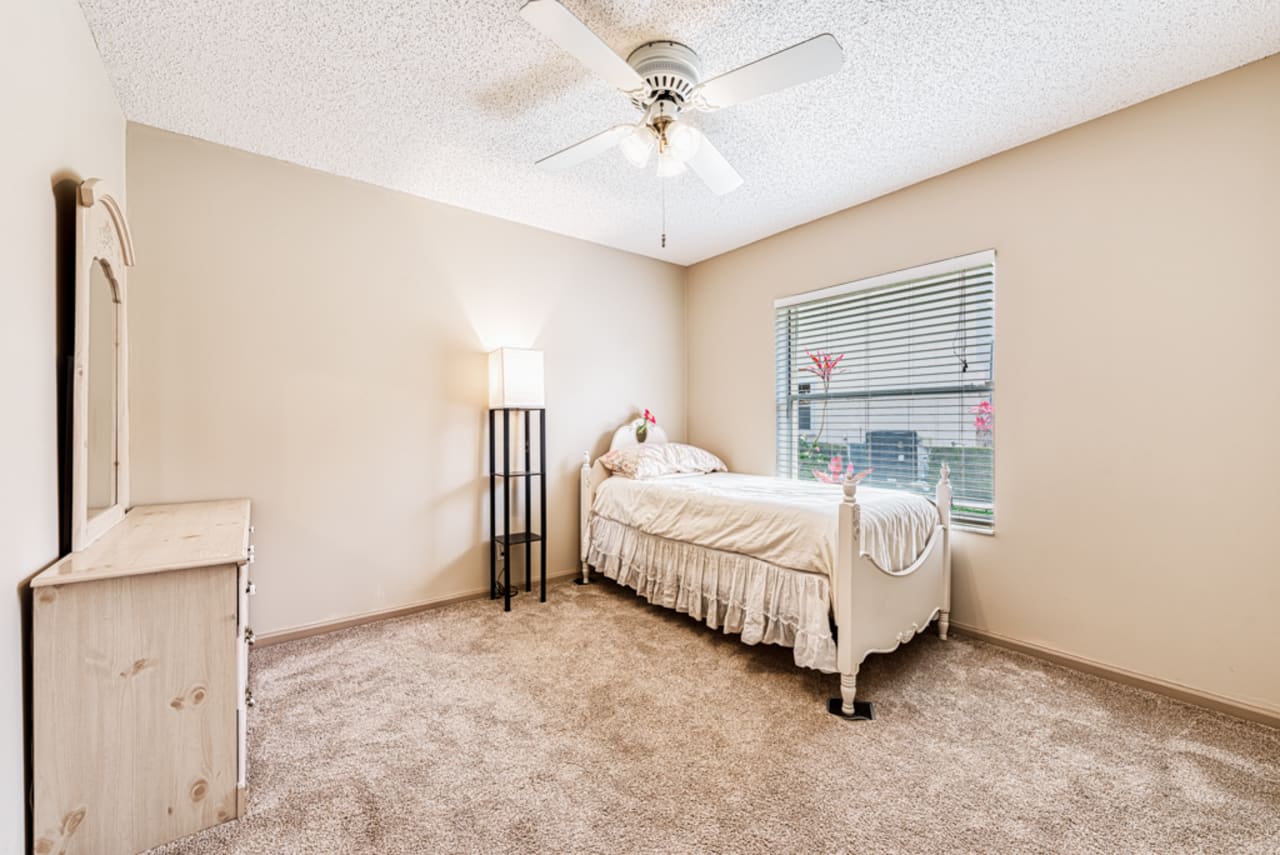 Profile photo 12 of 20