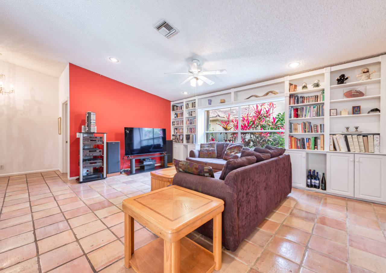 Profile photo 5 of 20