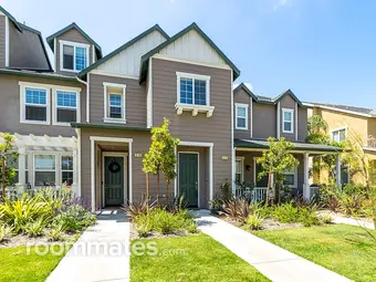 Room for rent in Oxnard, CA $900, townhouse