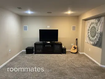 Room for rent in Olathe, KS $745, house