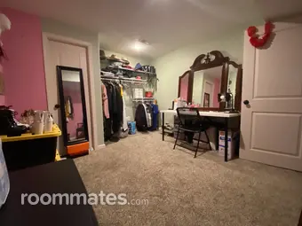 Room for rent in Olathe, KS $745, house