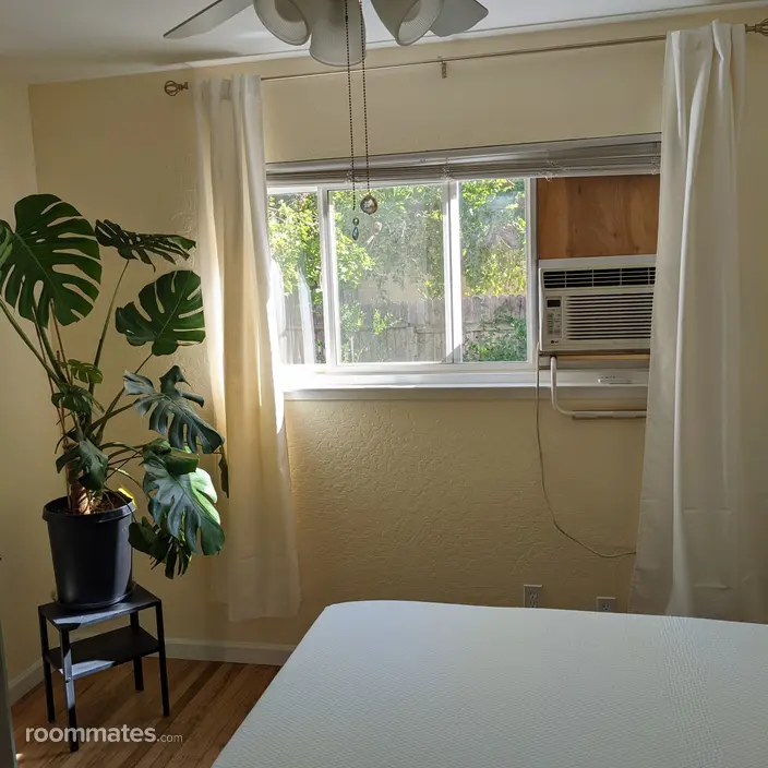 Room for rent in Rancho Cordova, CA $900, house