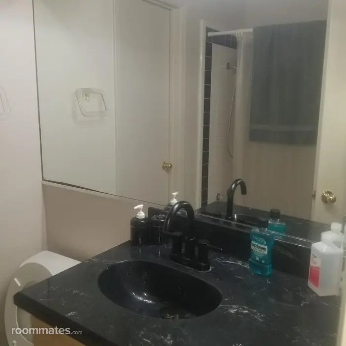 Room for rent in Dallas, TX $1200, townhouse