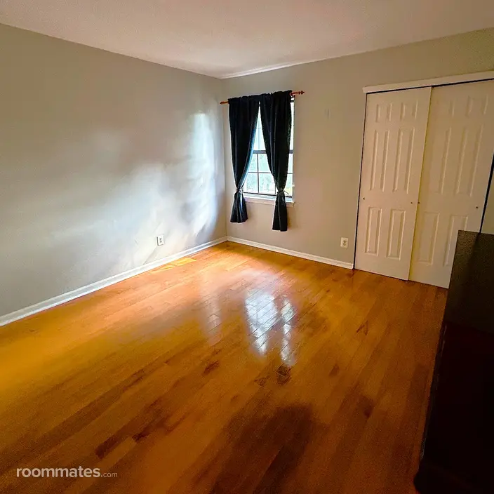 Room for rent in Mount Laurel, NJ $875, condo