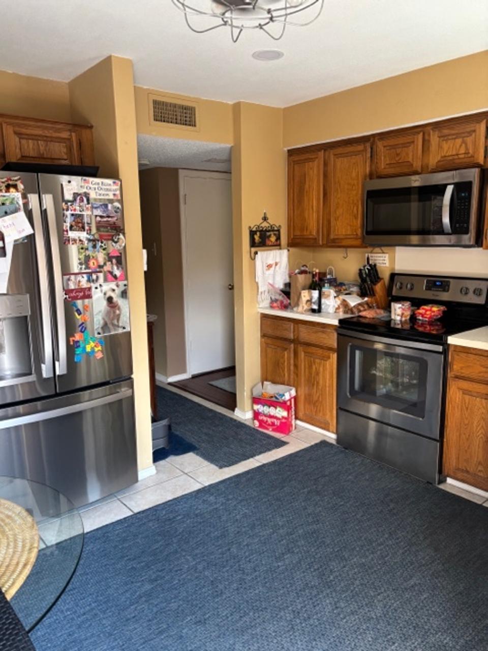 Profile photo 1 of 10