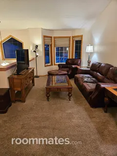 Room for rent in Blaine, MN $1350, house