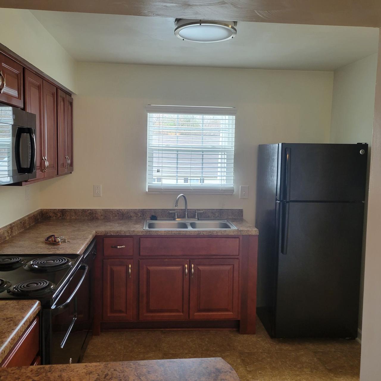 Profile photo 1 of 9