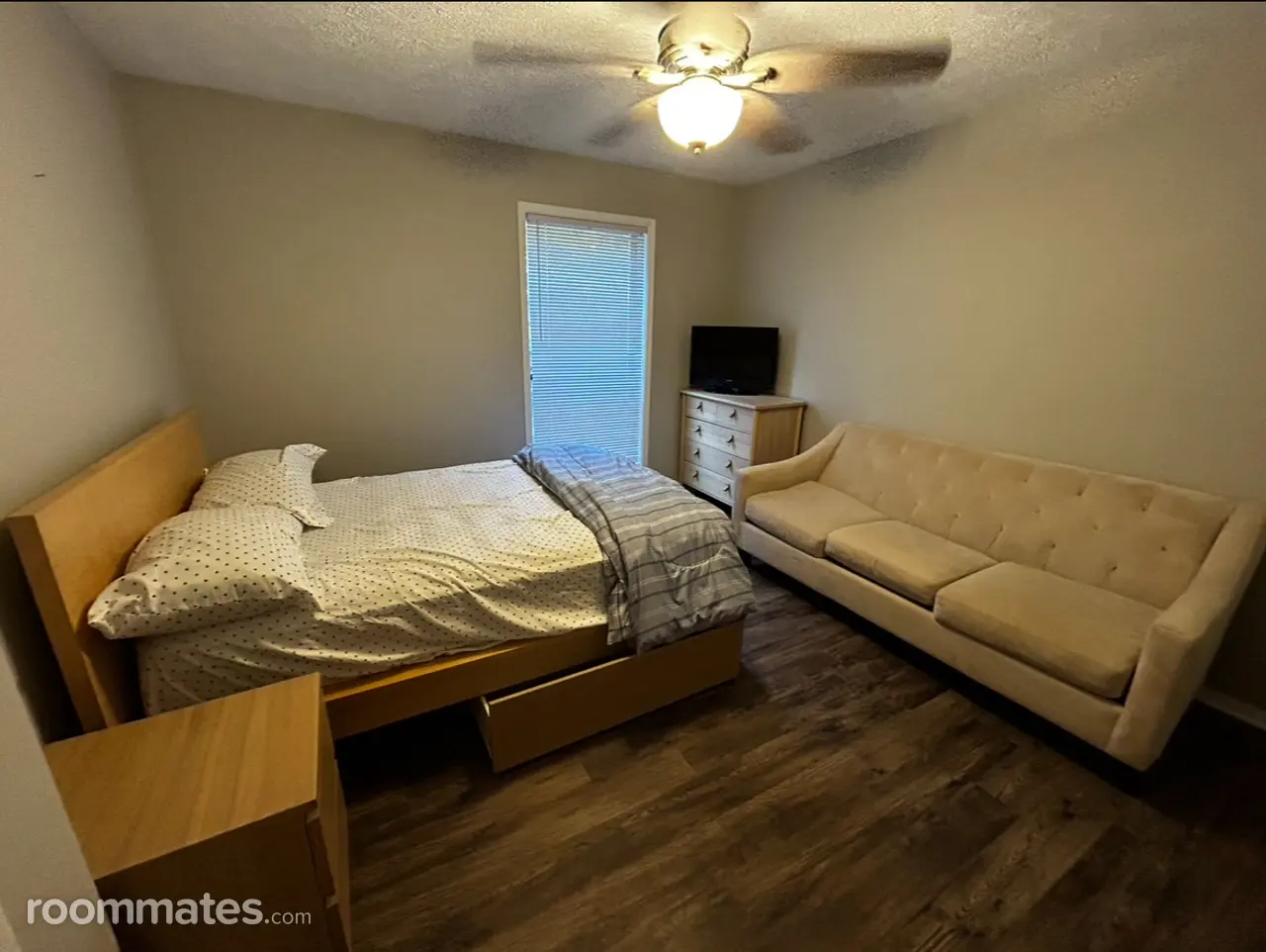 Profile photo 1 of 5