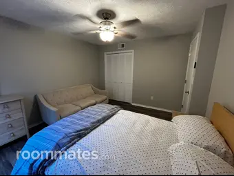 Room for rent in Marietta, GA $950, condo