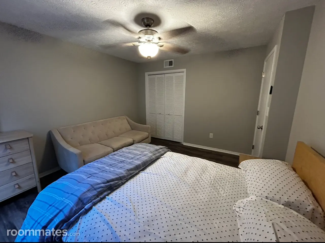 Profile photo 2 of 5