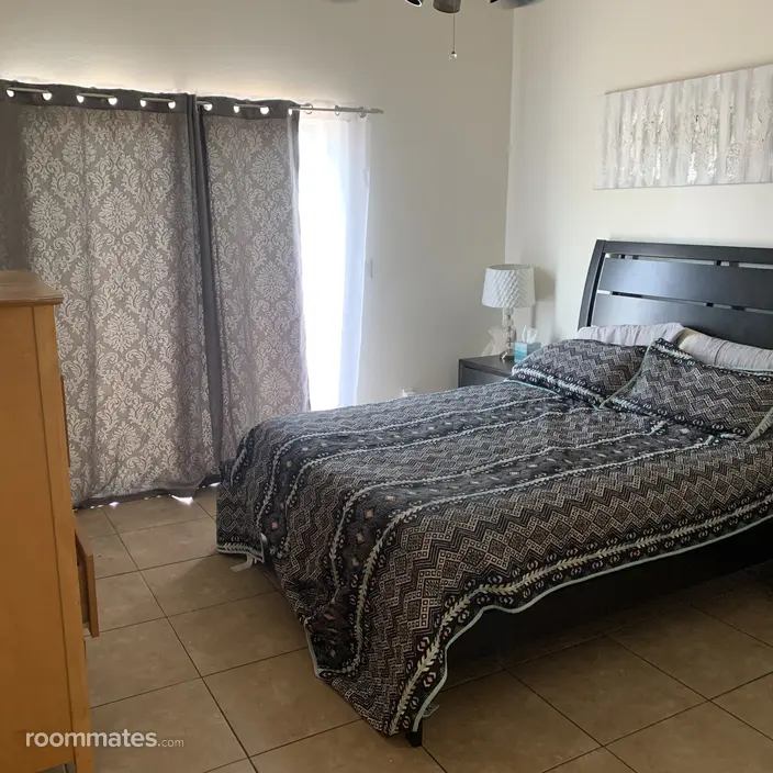 Room for rent in Tucson, AZ $800, condo