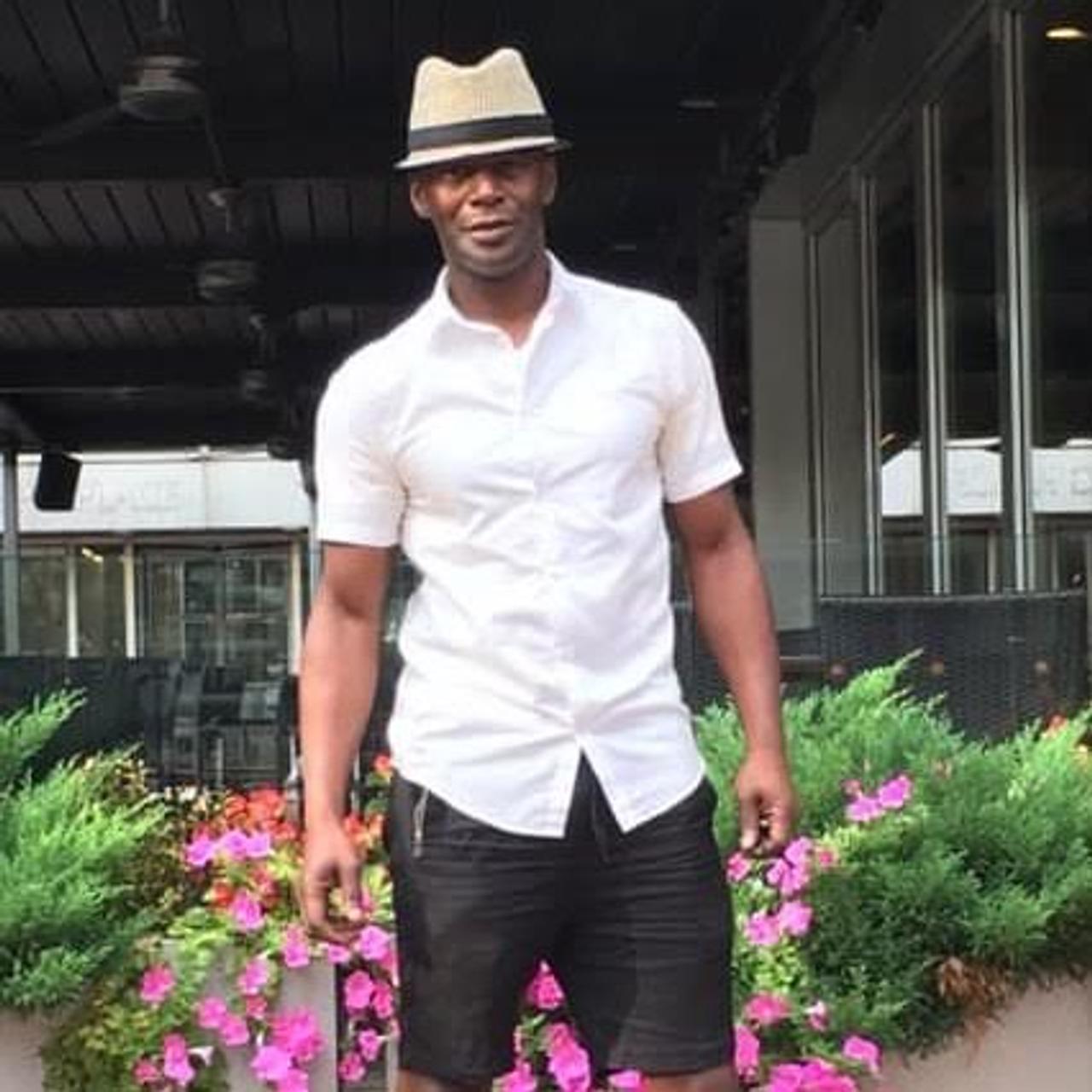 Profile photo 6 of 6