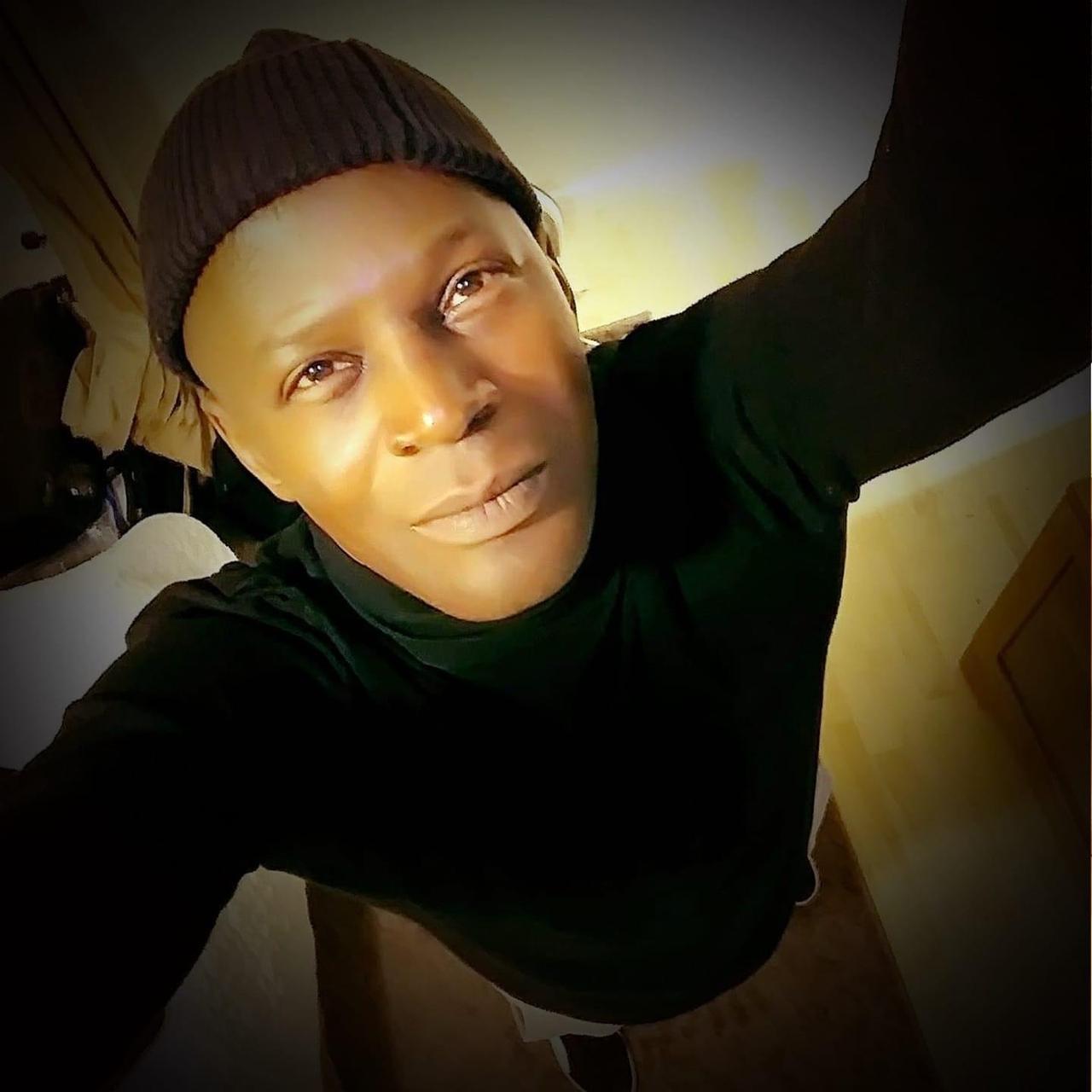 Profile photo 4 of 6