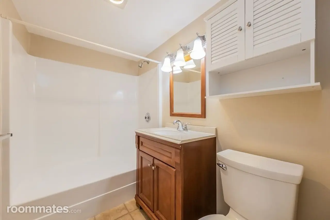 Profile photo 3 of 10