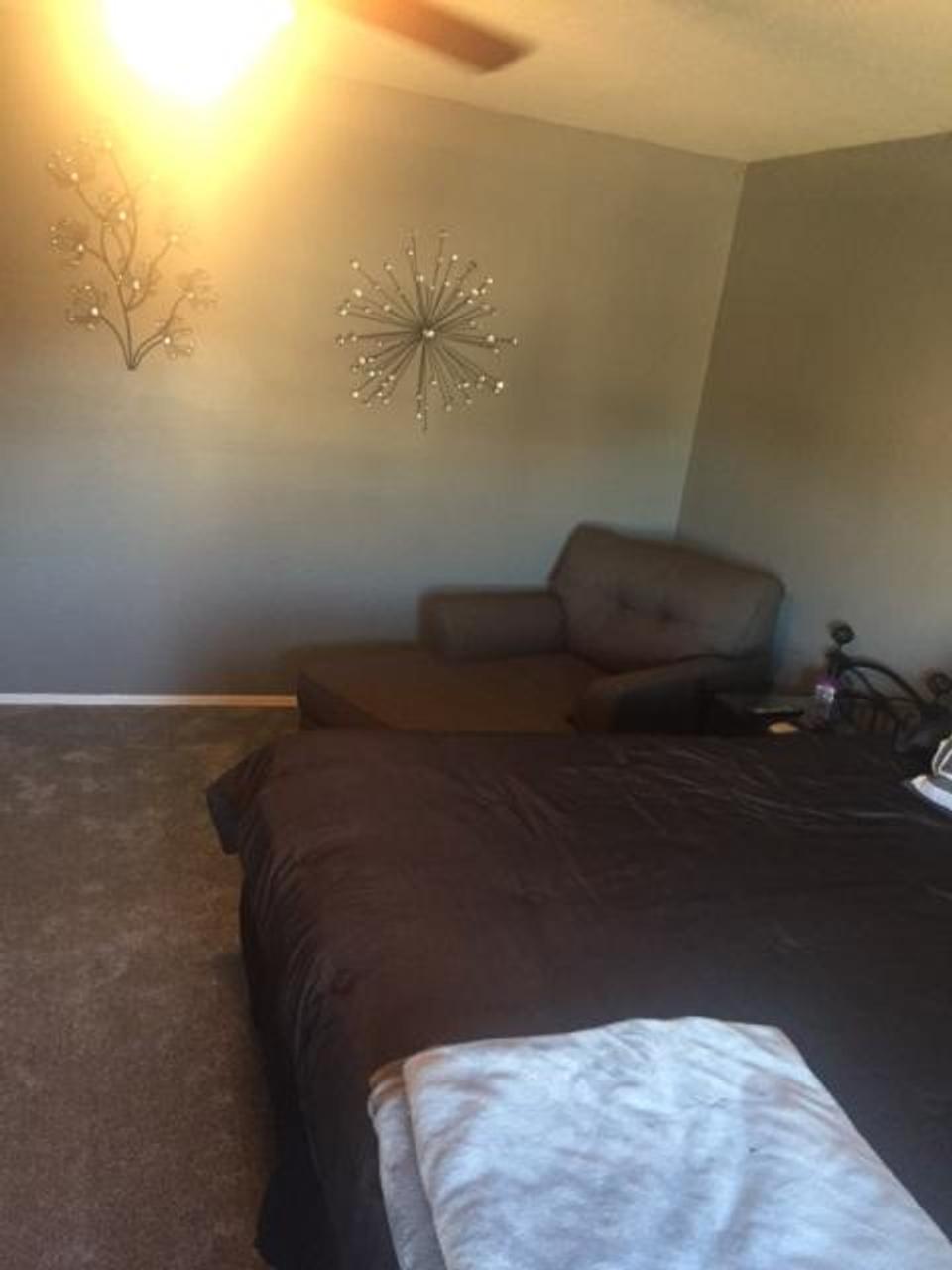 Profile photo 3 of 9