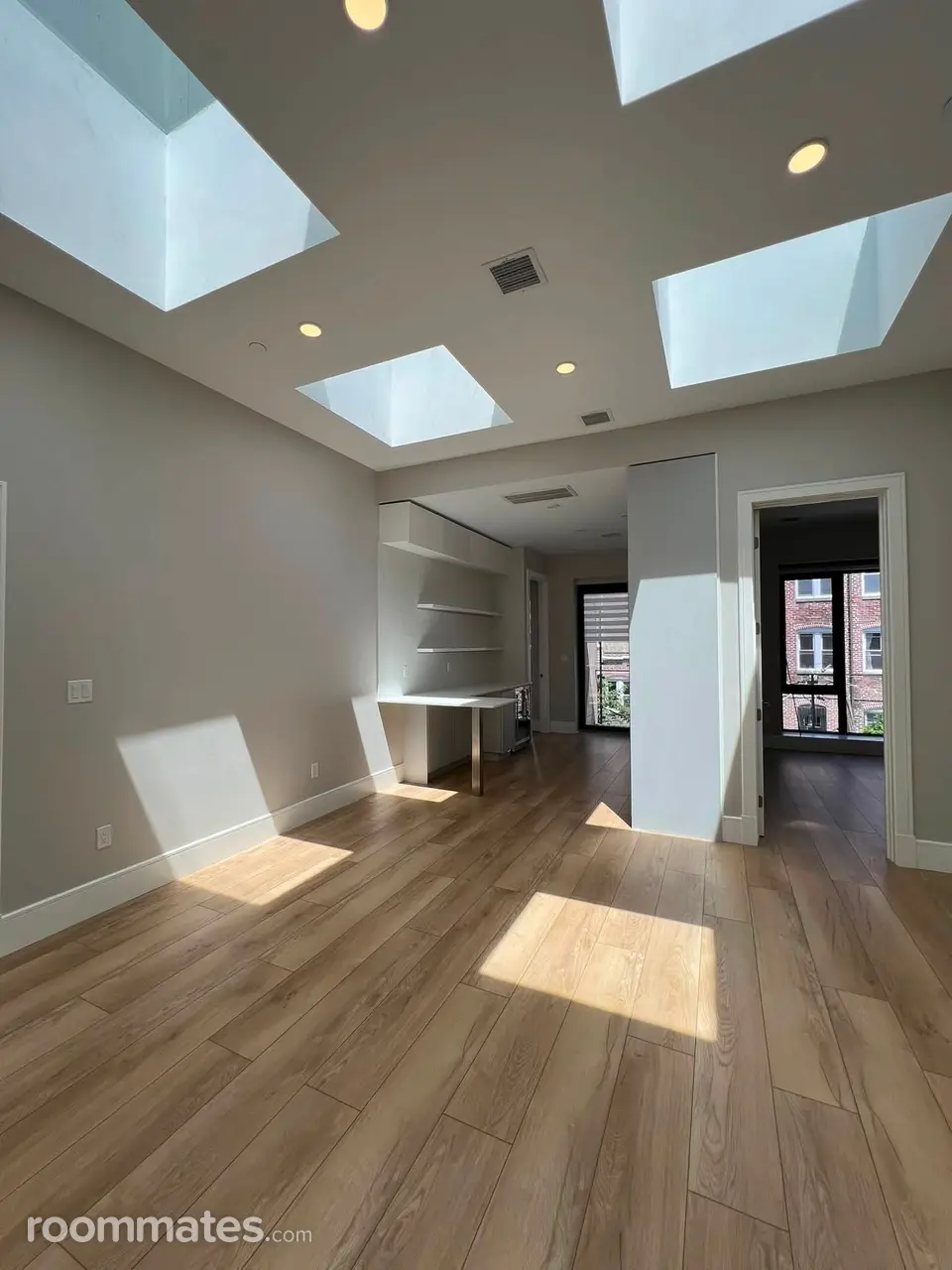Profile photo 7 of 12