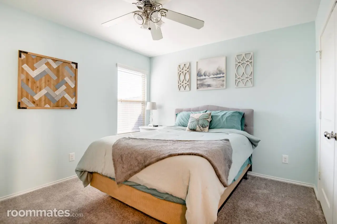 Profile photo 2 of 10