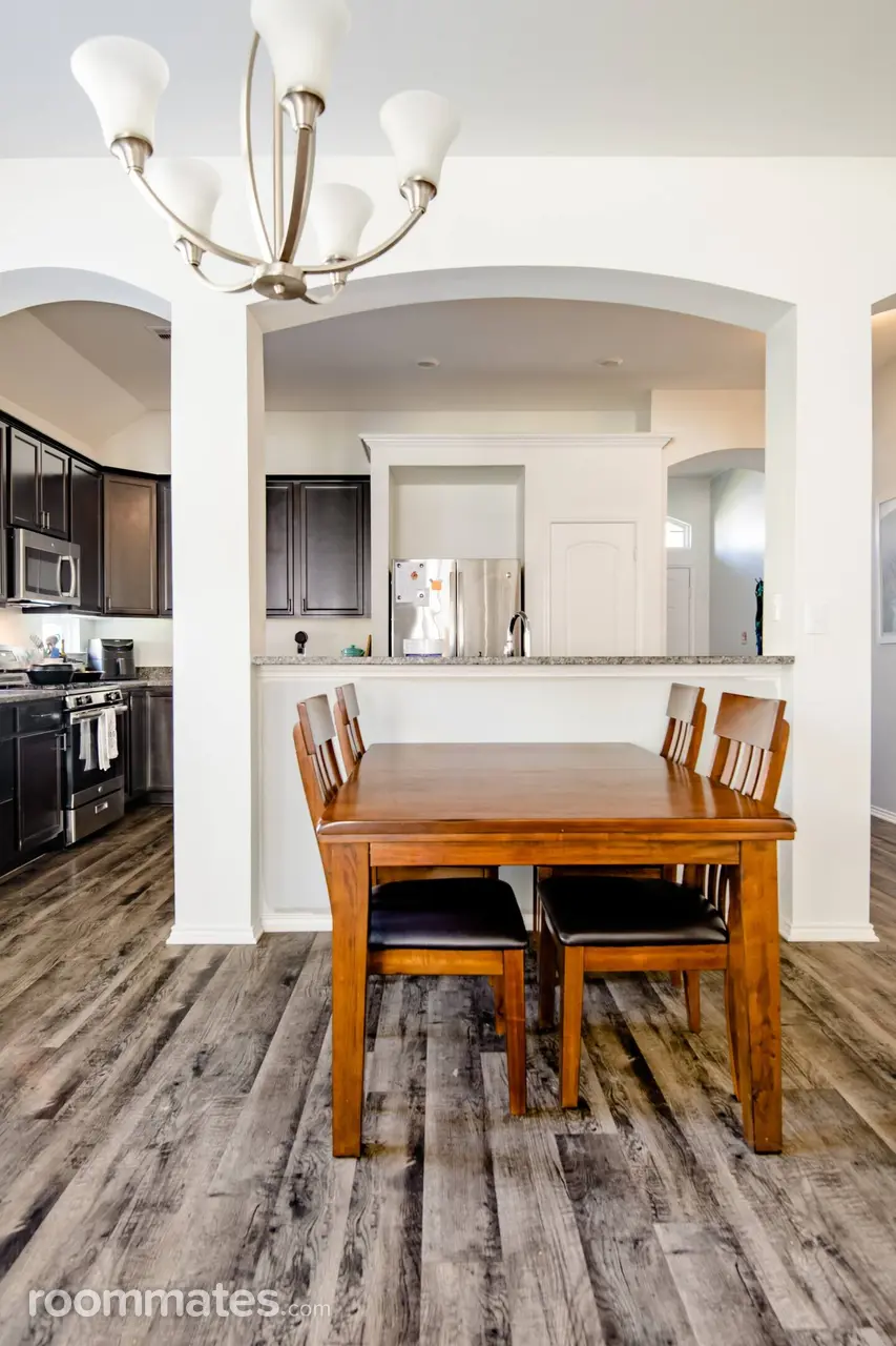 Profile photo 6 of 10